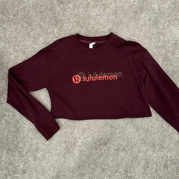 Lululemon Limited Edition Lunar New Year 2021 Logo Cropped Crew Neck (8) - Picture 1 of 6